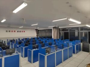 adjustable screen table (1)